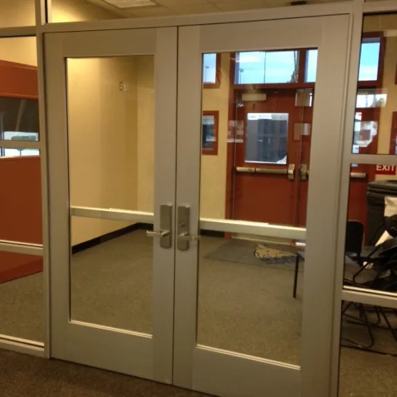 images_articles_products_personnel-doors_Glass-and-Aluminum-Doors_Aluminum-Glass-Doors